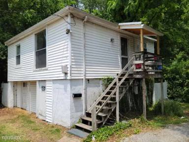 Main picture of 2152 Highland St