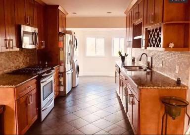 Main picture of 1760 Tulare Ave