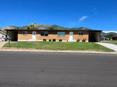 Main picture of 4174 Jefferson Ave