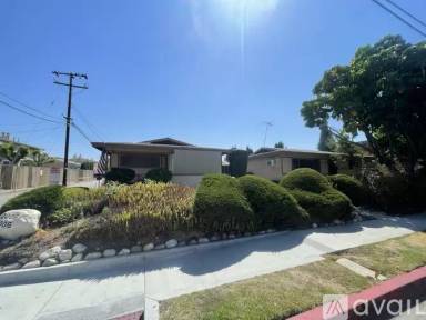 Main picture of 2000 Buena Vista St