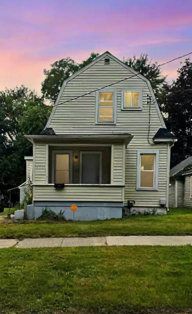 Main picture of 1704 1st St