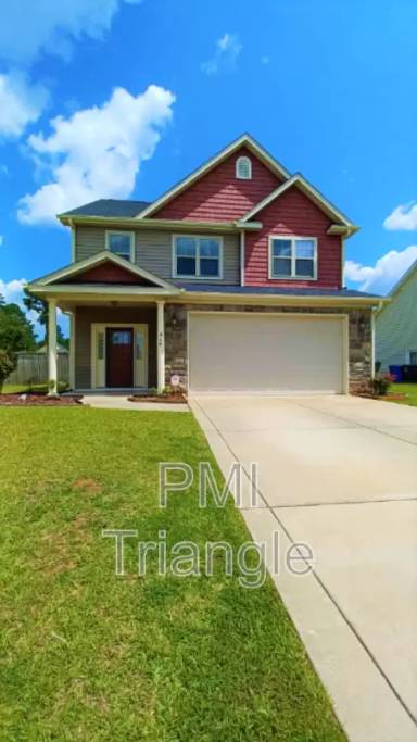 Main picture of 824 Ronald Reagan Dr