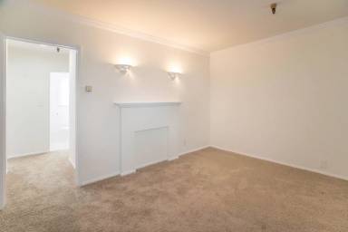Main picture of 10900 Culver Blvd