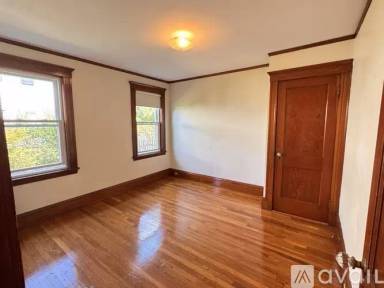 Main picture of 343 Washington St
