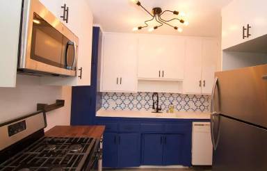 Main picture of 4135-4137 Wade St