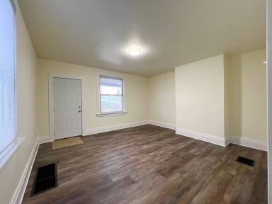 Main picture of 132 E 16th Ave