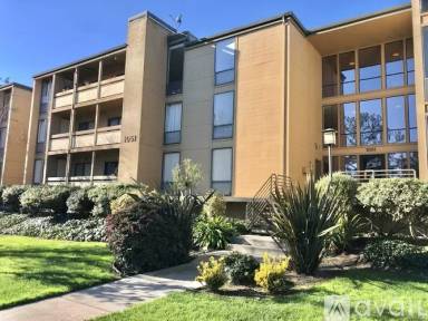 Main picture of 1051 Beach Park Blvd