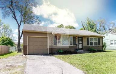 Main picture of 621 W Poor St