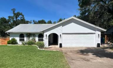 Main picture of 2406 Dior Dr