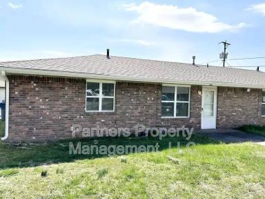 Main picture of 101 Pine Ave