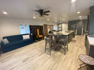 Main picture of 2056 W Dobbins Rd