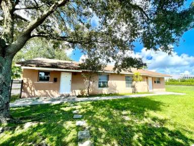 Main picture of 5991 SW 36th Ct