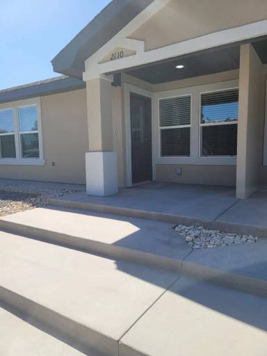 Main picture of 2112 Clover Ln