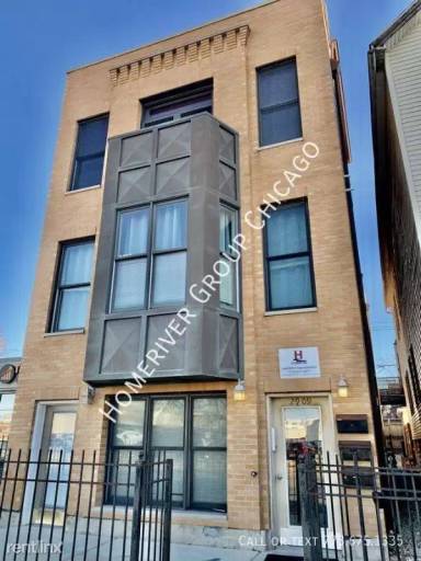 Main picture of 2909 N Ashland Ave