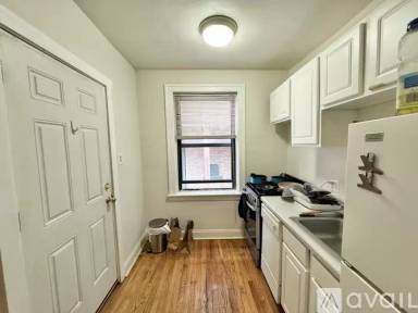 Main picture of 837 W Cornelia Ave