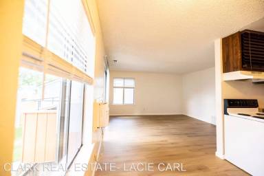 Main picture of Neil Rd Apartments