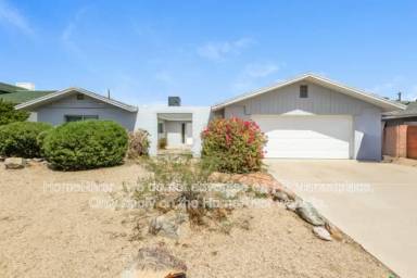 Main picture of 3920 W Solano Dr N