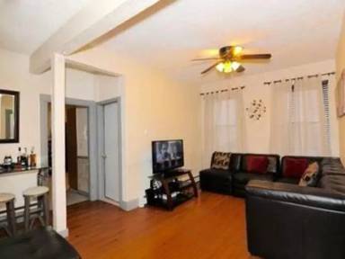 Main picture of 31 Gay Head St