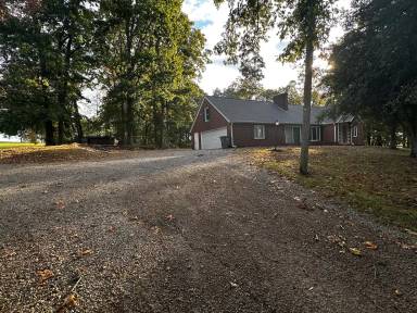 Main picture of 5217 Old White Pine Rd