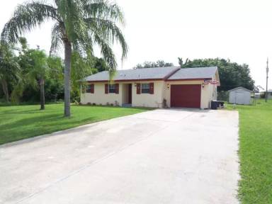 Main picture of 2360 6th Way SW