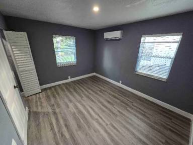 Main picture of 5802 NW 12th St