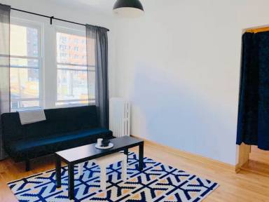 Main picture of 1058 W Granville Ave