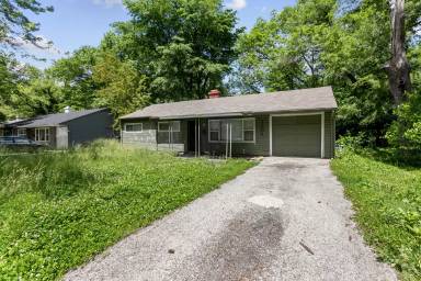 Main picture of 7200 E 112th St