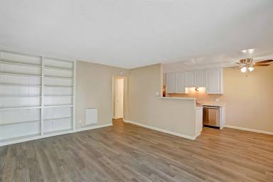 Main picture of 1120 Laguna St