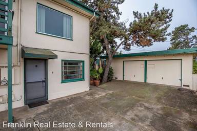 Main picture of 651 Bay Ave