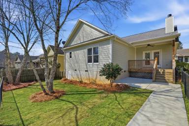 Main picture of 374 Cherry St