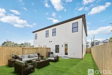 Main picture of 3845 Seabrook St