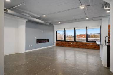Main picture of 3829 Main St
