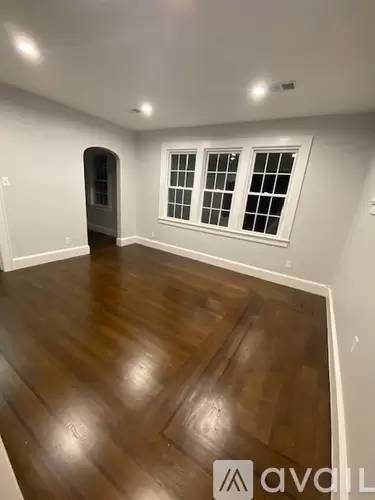 Main picture of 211 Franklin St