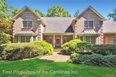 Main picture of 3011 Vanhook Dr
