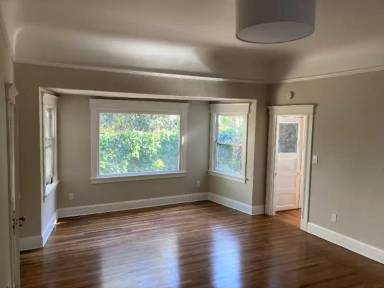 Main picture of 1533 S Manhattan Pl
