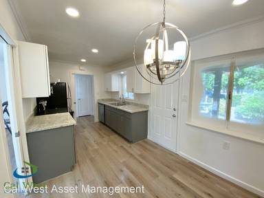 Main picture of 2495 Lincoln Ave