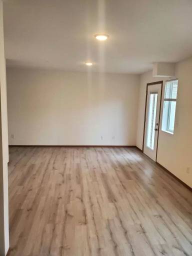 Main picture of 425 S Main St