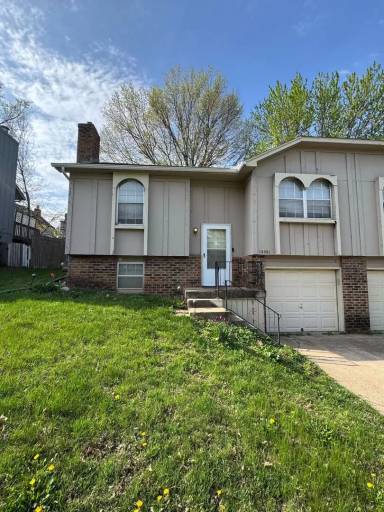 Main picture of 12321 W 71st St