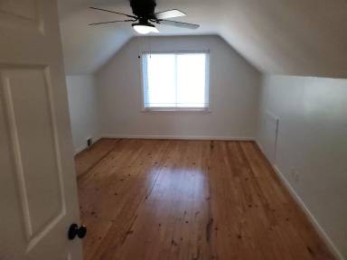 Main picture of 208 Saint James Dr