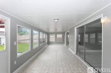 Main picture of 9200 Chantilly Ln
