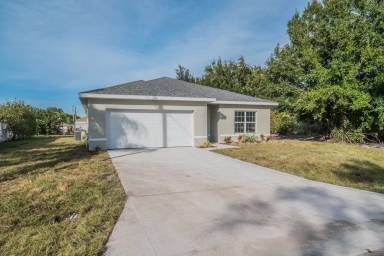 Main picture of 732 Del Rio Way