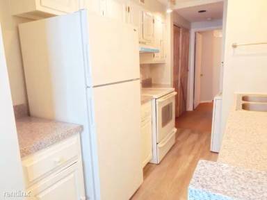 Main picture of 914 W Lombard St