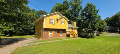 Main picture of 3211 Valley View St