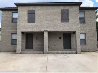 Main picture of 1311 W Monroe Ave