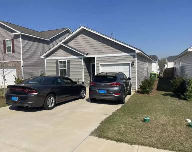 Main picture of 121 Hunters Branch Dr