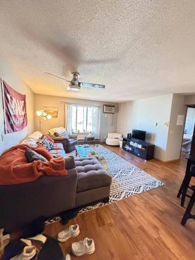 Main picture of 216 West Ave N