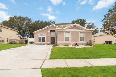 Main picture of 546 Bloomingdale Dr