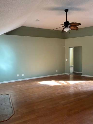 Main picture of 10 Carlisle Ln