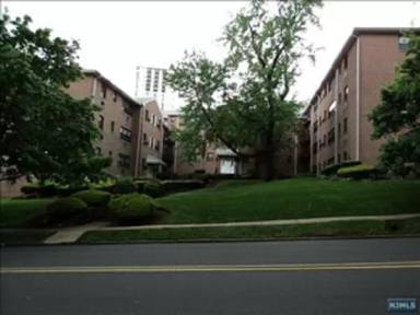 Main picture of 212 Prospect Ave