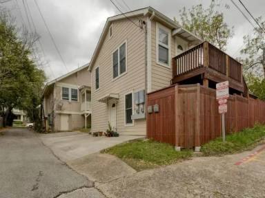 Main picture of 601 Bellevue Pl